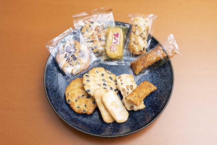 編集部のおすすめ】在宅ワークのお供には岩塚製菓のアソートが
